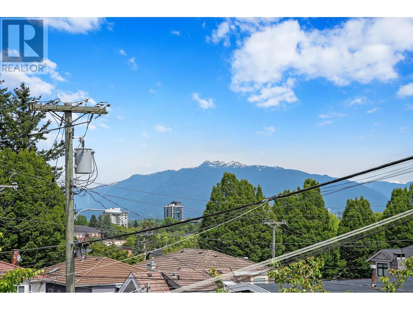 












4988 SHERBROOKE STREET

,
Vancouver,




British Columbia
V5W3M2

