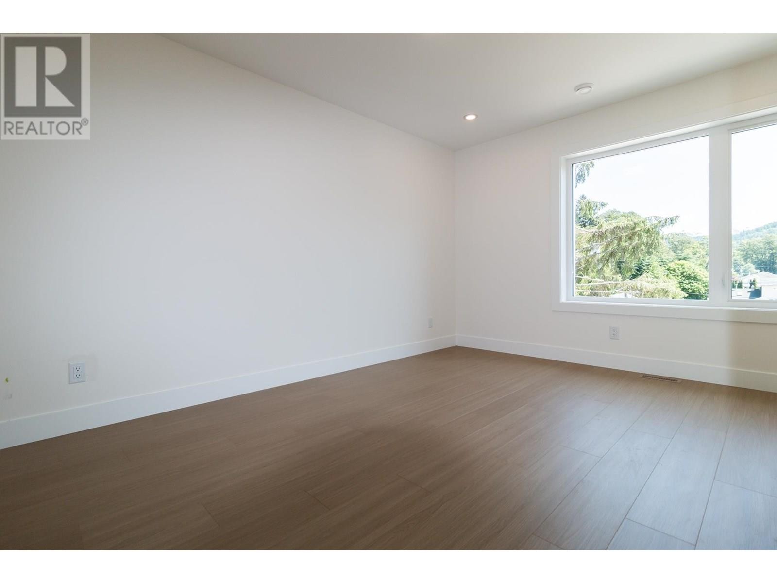 












38891 GARIBALDI AVENUE

,
Squamish,




British Columbia
V8B0E8

