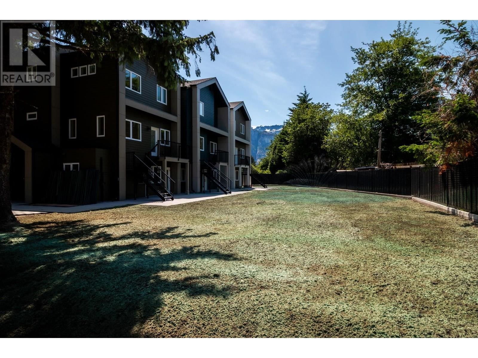 












38891 GARIBALDI AVENUE

,
Squamish,




British Columbia
V8B0E8

