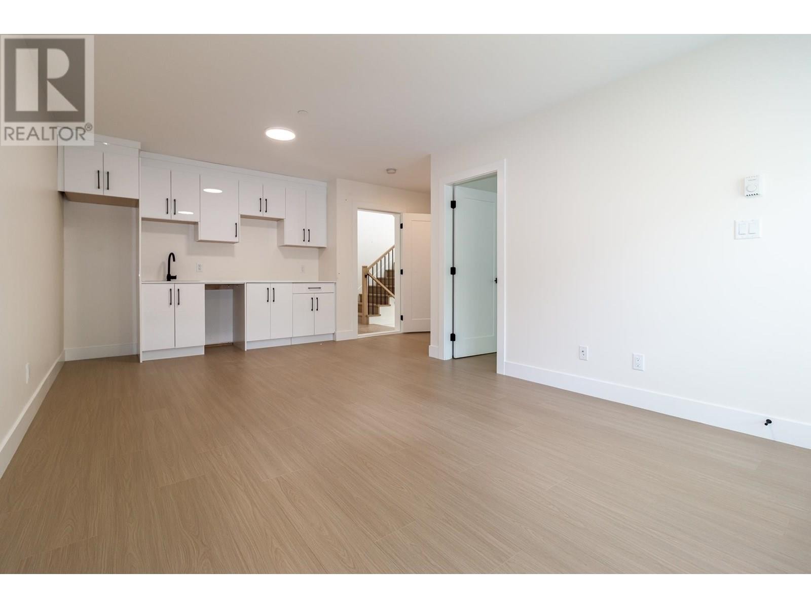 












1108 MAGEE STREET

,
Squamish,




British Columbia
V8B0E8

