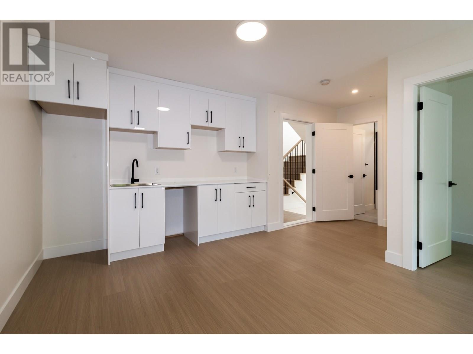 












1108 MAGEE STREET

,
Squamish,




British Columbia
V8B0E8

