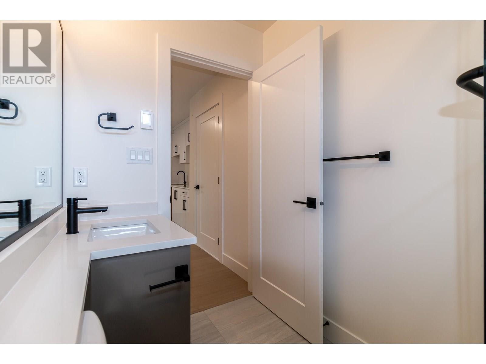 












1108 MAGEE STREET

,
Squamish,




British Columbia
V8B0E8

