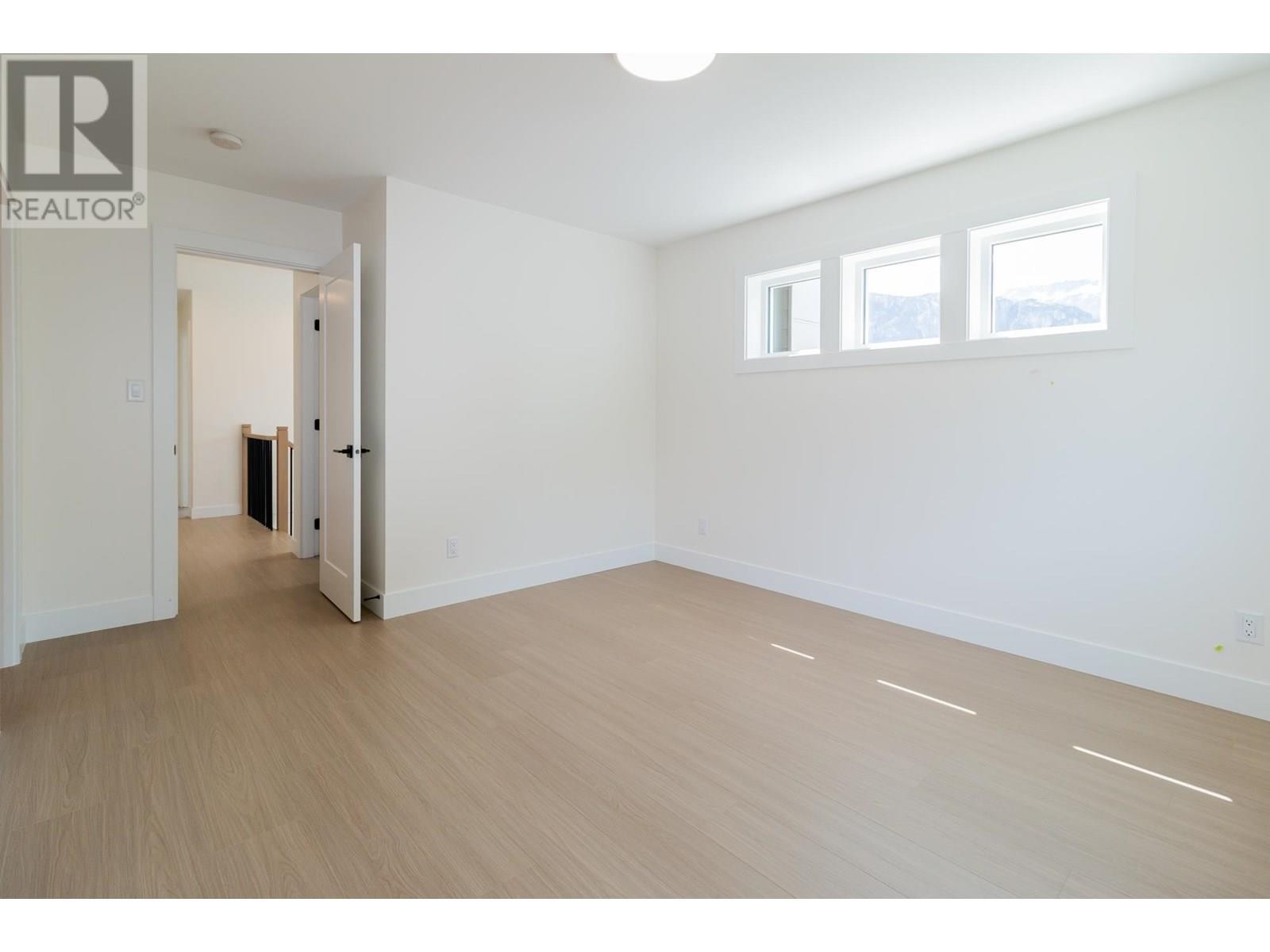 












1108 MAGEE STREET

,
Squamish,




British Columbia
V8B0E8

