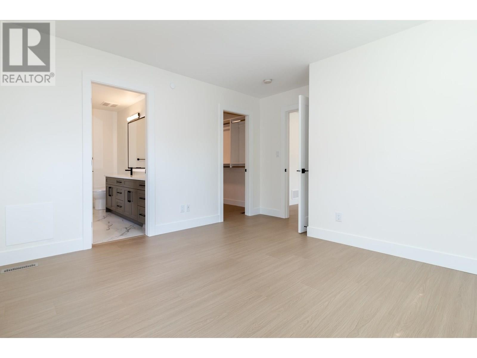 












1108 MAGEE STREET

,
Squamish,




British Columbia
V8B0E8

