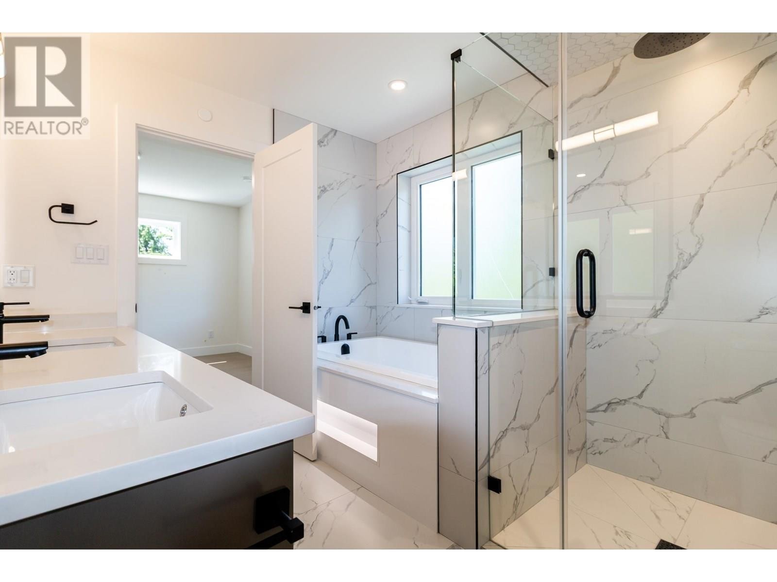 












1108 MAGEE STREET

,
Squamish,




British Columbia
V8B0E8

