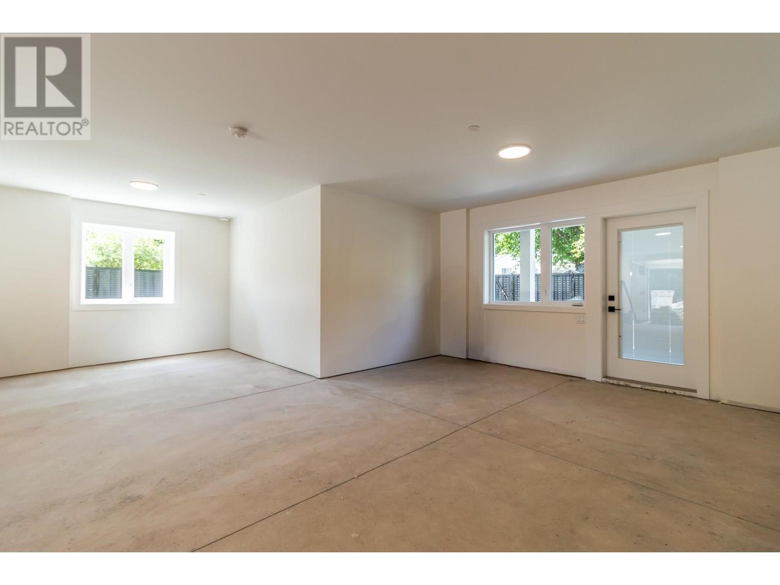 












1108 MAGEE STREET

,
Squamish,




British Columbia
V8B0E8


