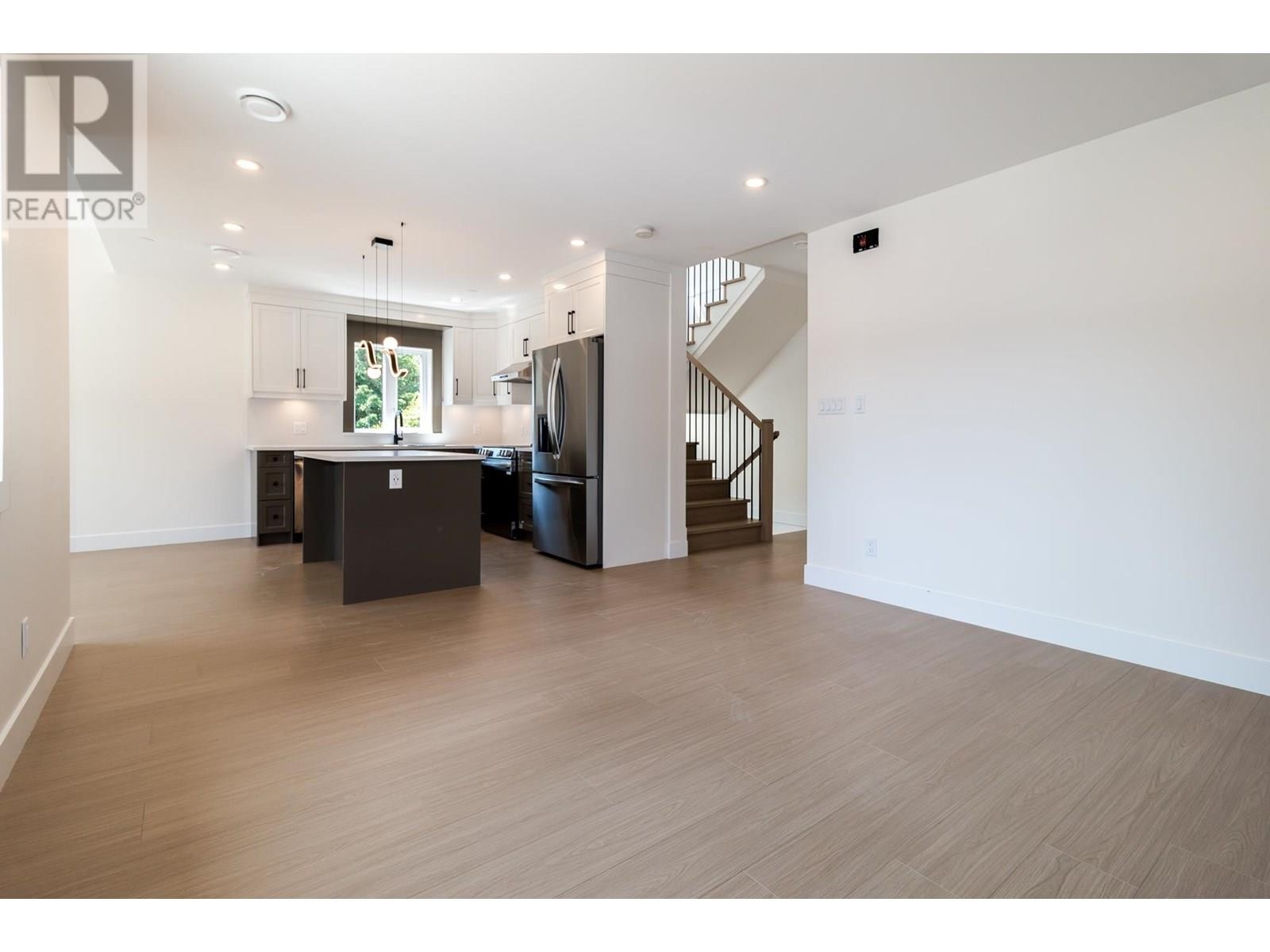 












1108 MAGEE STREET

,
Squamish,




British Columbia
V8B0E8

