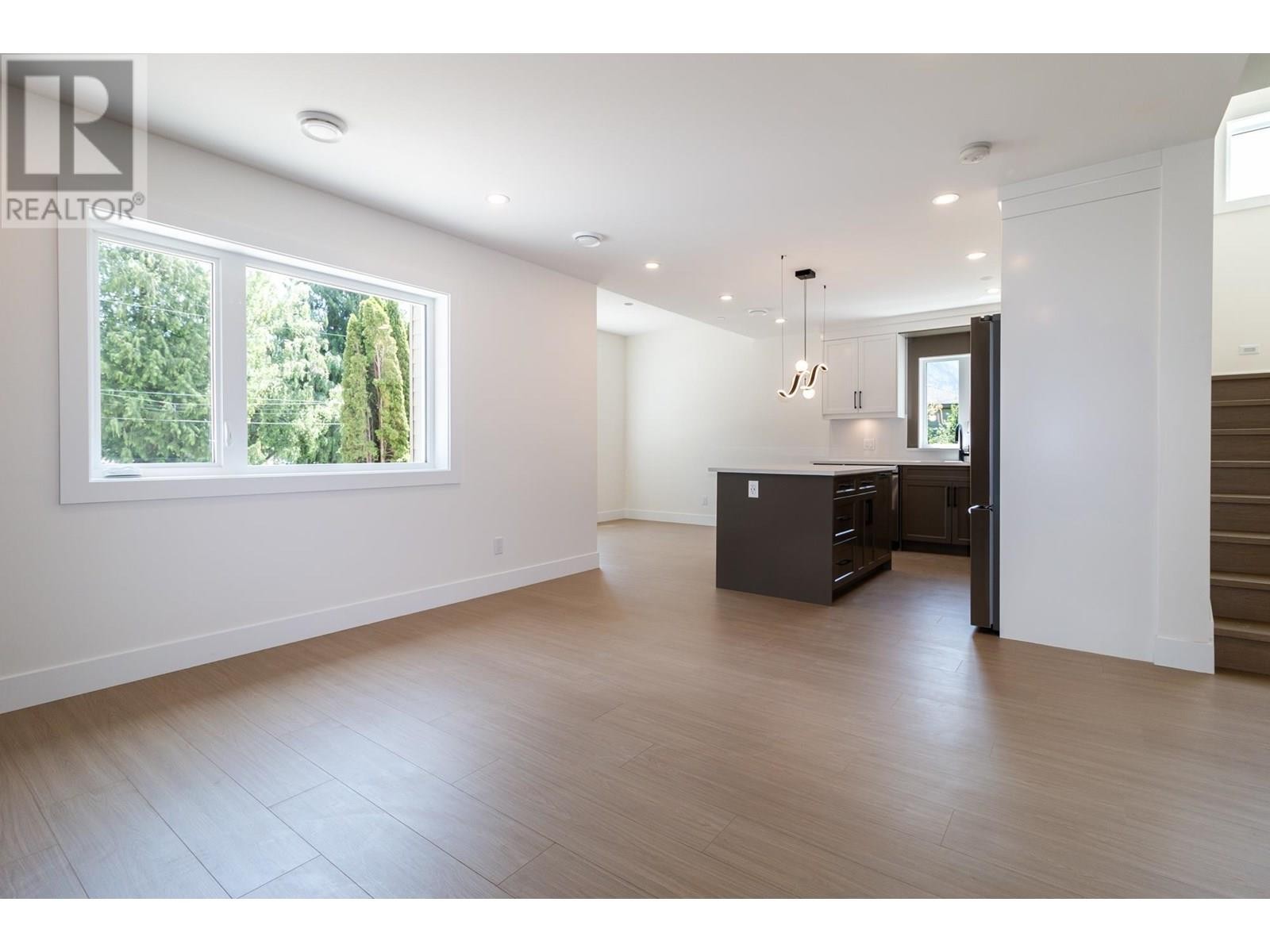 












1108 MAGEE STREET

,
Squamish,




British Columbia
V8B0E8

