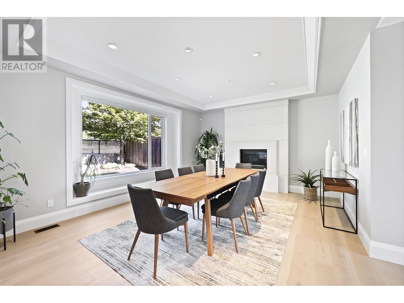 












441 E KEITH ROAD

,
North Vancouver,




British Columbia
V7L1W1

