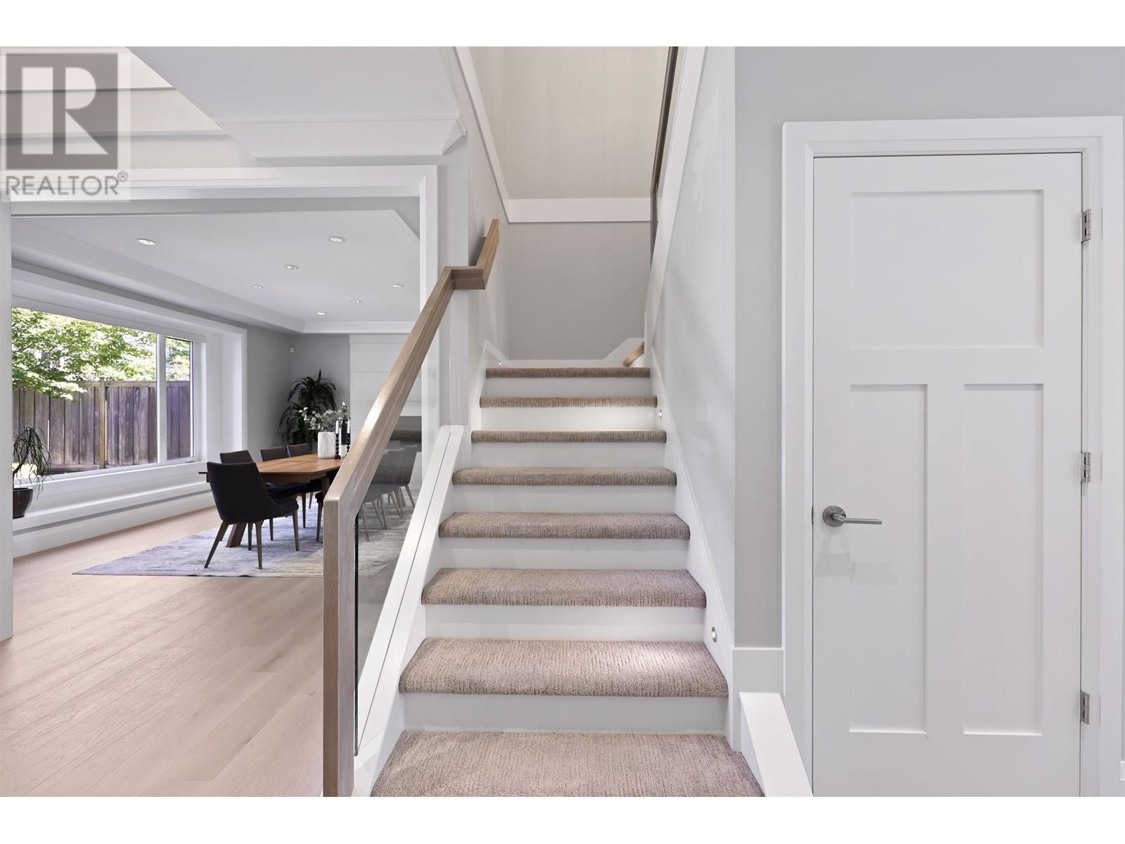 












441 E KEITH ROAD

,
North Vancouver,




British Columbia
V7L1W1

