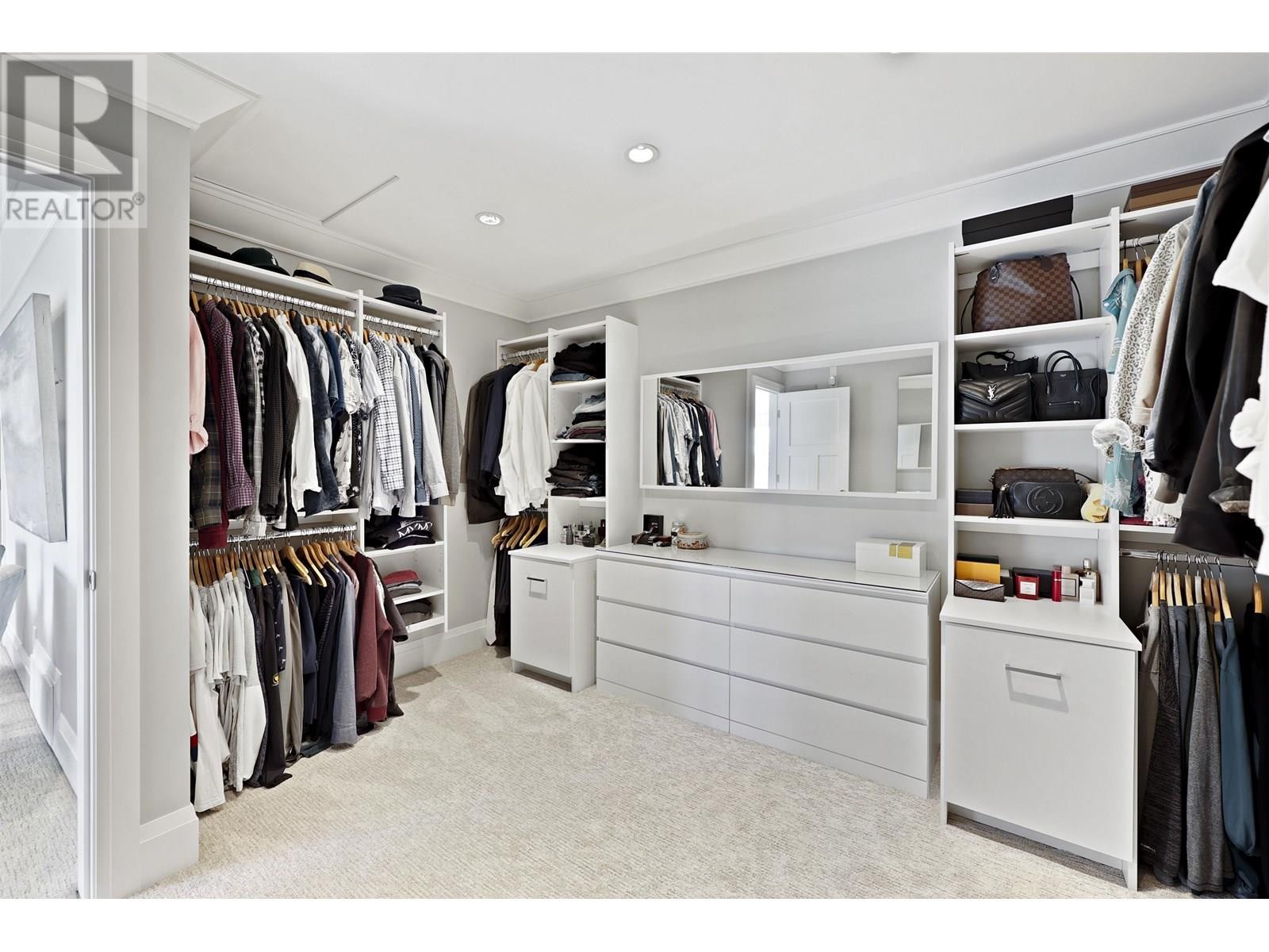 












441 E KEITH ROAD

,
North Vancouver,




British Columbia
V7L1W1


