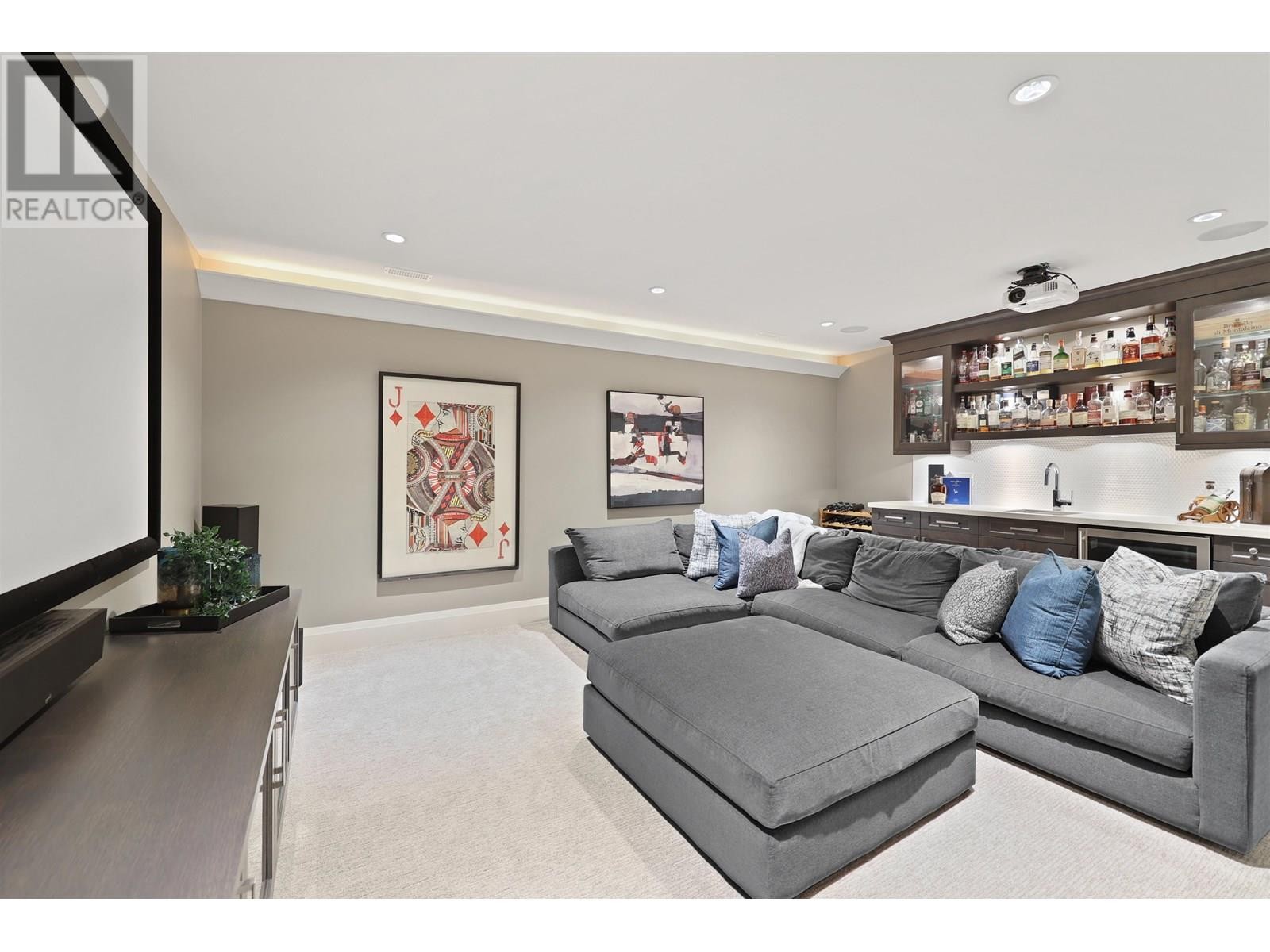 












441 E KEITH ROAD

,
North Vancouver,




British Columbia
V7L1W1


