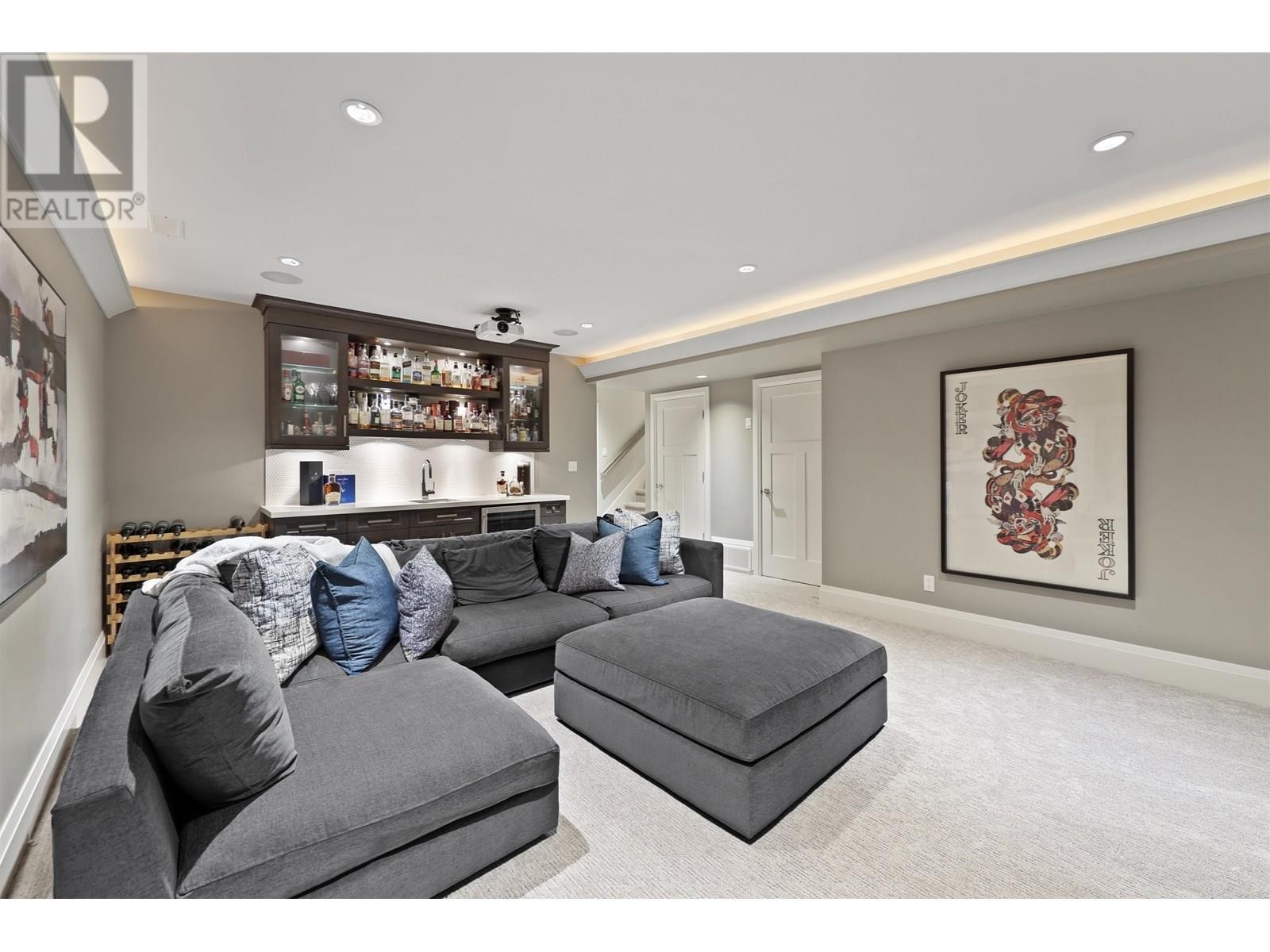 












441 E KEITH ROAD

,
North Vancouver,




British Columbia
V7L1W1

