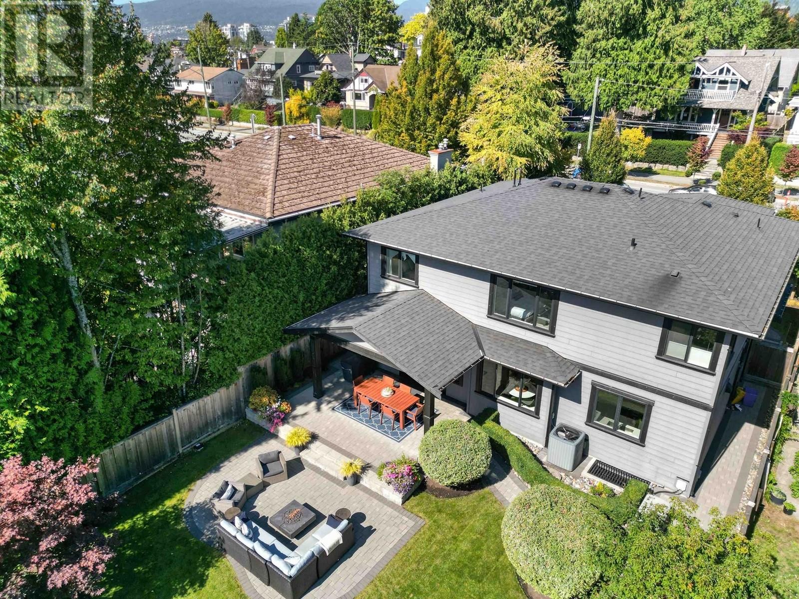 












441 E KEITH ROAD

,
North Vancouver,




British Columbia
V7L1W1

