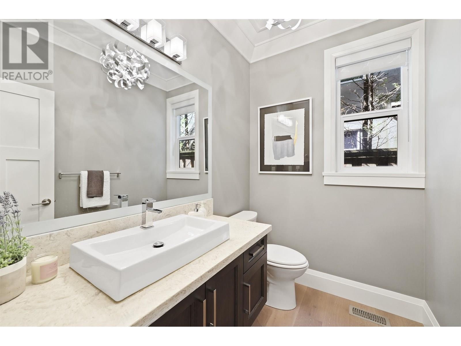 












441 E KEITH ROAD

,
North Vancouver,




British Columbia
V7L1W1

