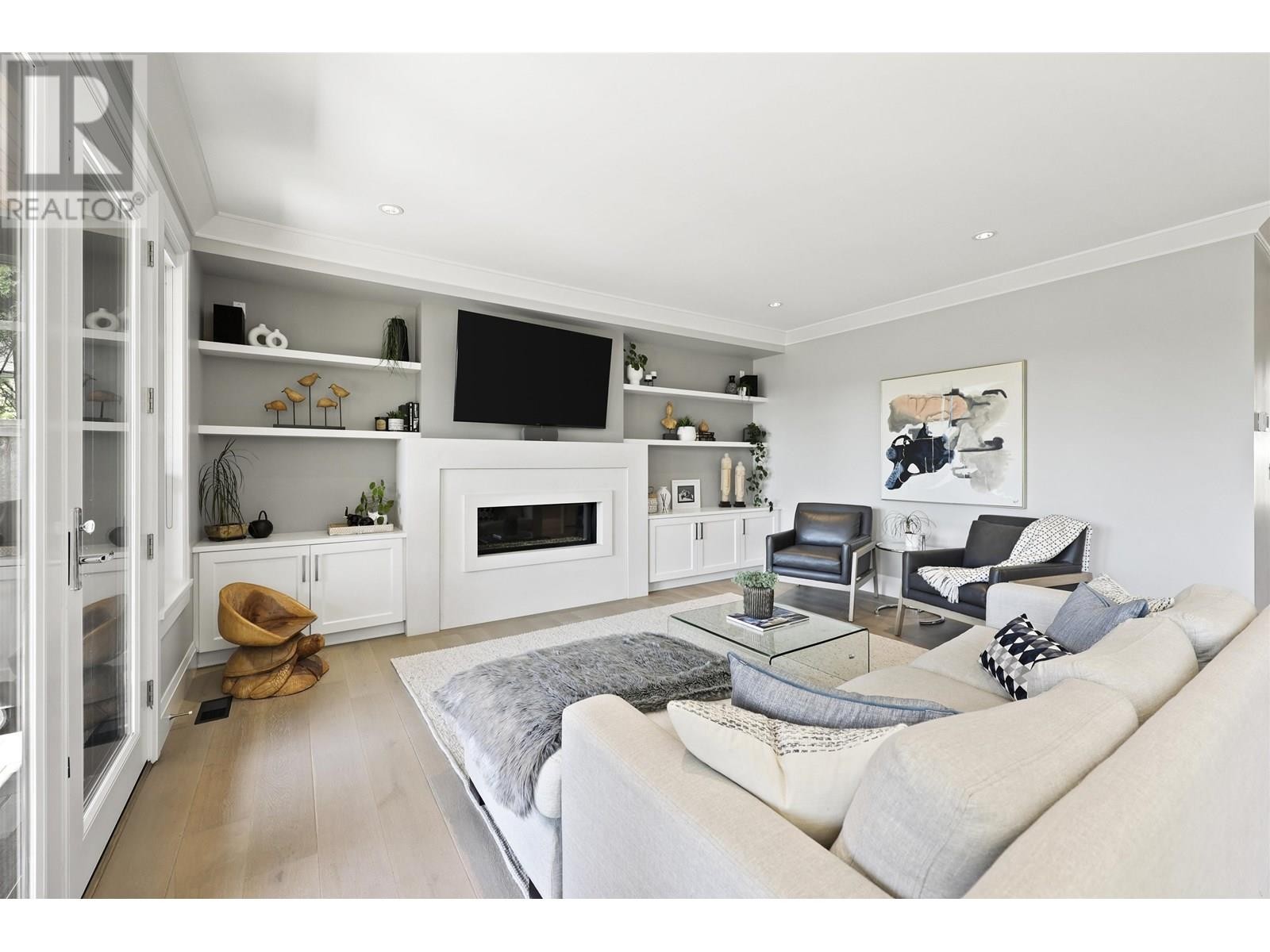 












441 E KEITH ROAD

,
North Vancouver,




British Columbia
V7L1W1

