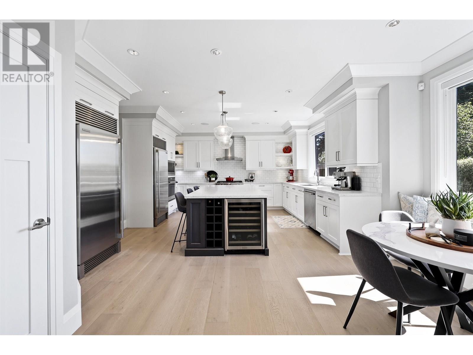 












441 E KEITH ROAD

,
North Vancouver,




British Columbia
V7L1W1

