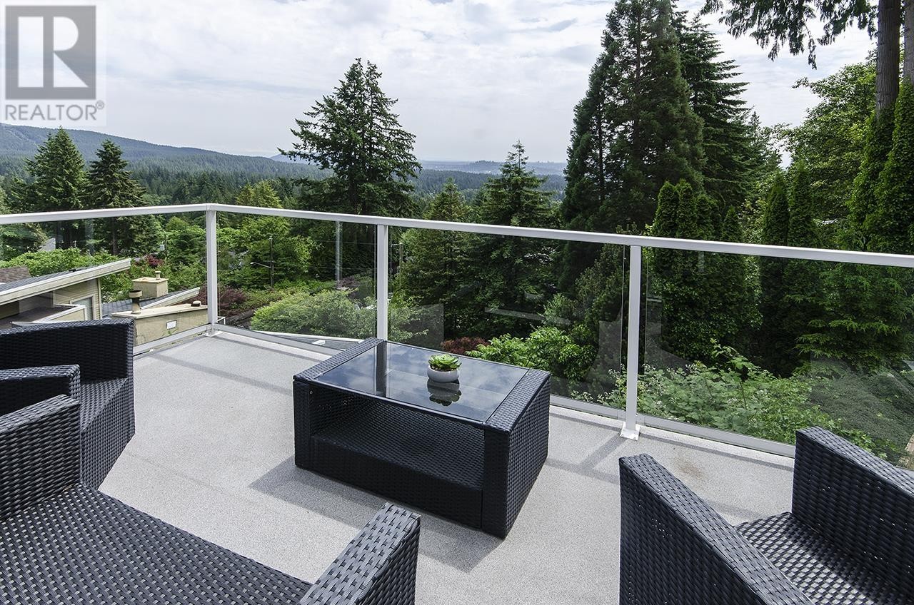 












1241 COLEMAN STREET

,
North Vancouver,




British Columbia
V7K3C2

