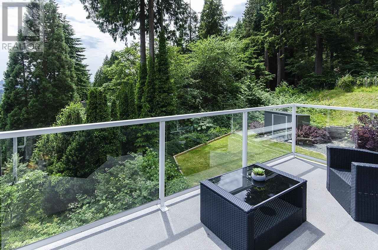 












1241 COLEMAN STREET

,
North Vancouver,




British Columbia
V7K3C2

