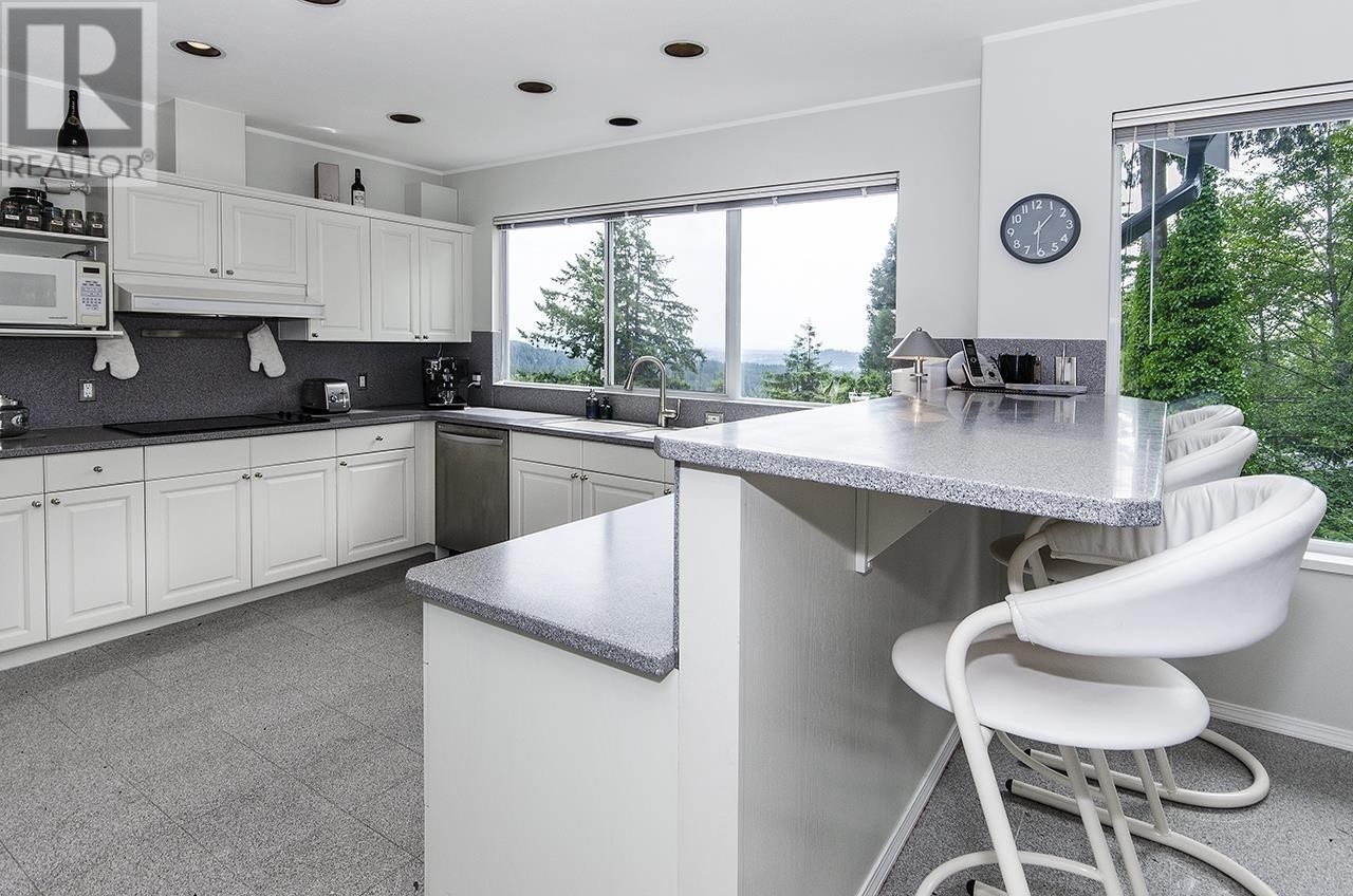 












1241 COLEMAN STREET

,
North Vancouver,




British Columbia
V7K3C2

