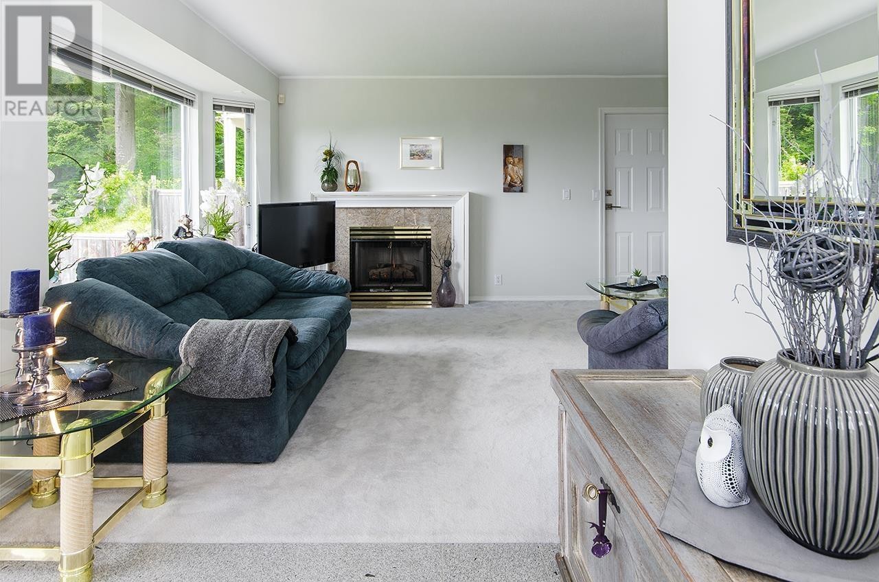 












1241 COLEMAN STREET

,
North Vancouver,




British Columbia
V7K3C2

