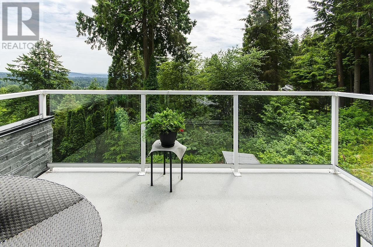 












1241 COLEMAN STREET

,
North Vancouver,




British Columbia
V7K3C2

