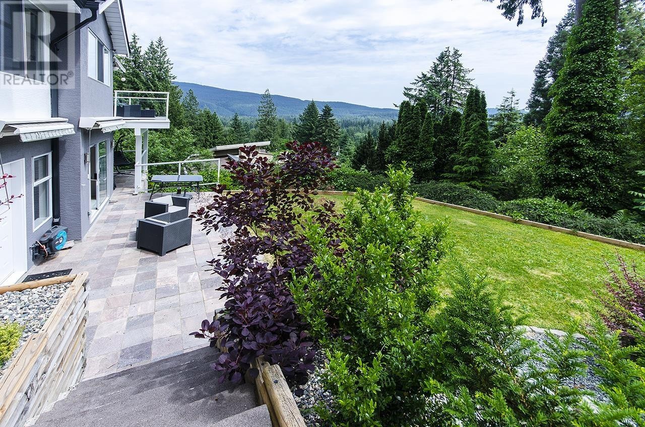 












1241 COLEMAN STREET

,
North Vancouver,




British Columbia
V7K3C2


