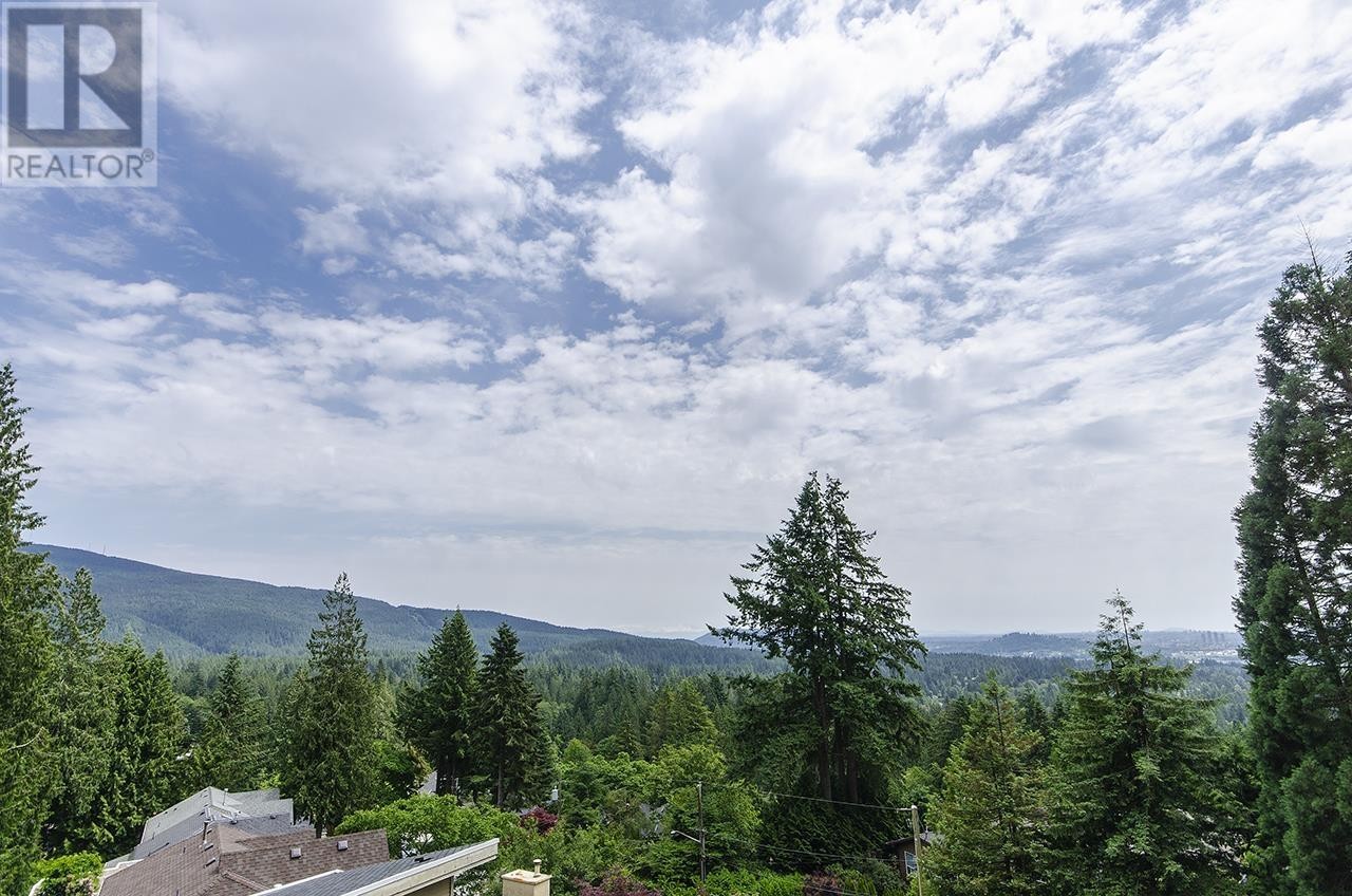 












1241 COLEMAN STREET

,
North Vancouver,




British Columbia
V7K3C2

