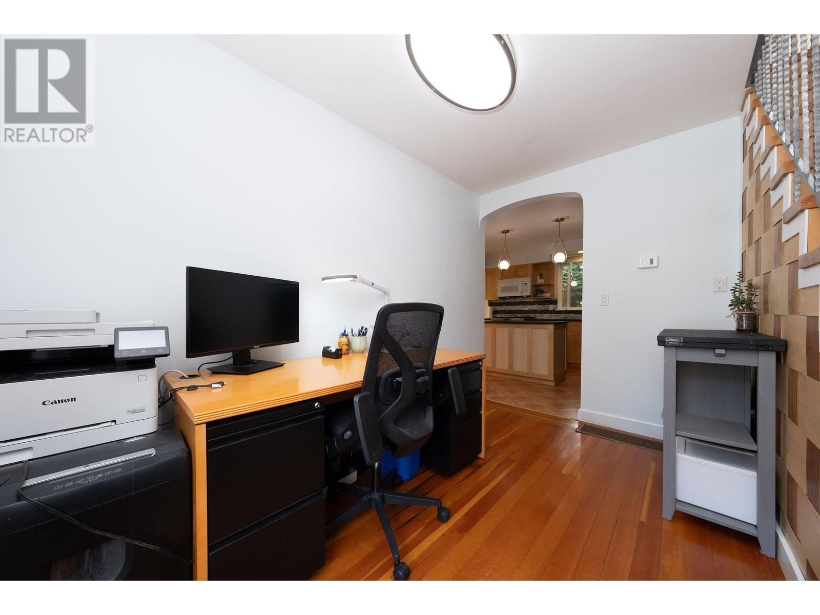 












1075 GLADWIN DRIVE

,
North Vancouver,




British Columbia
V7R1A1

