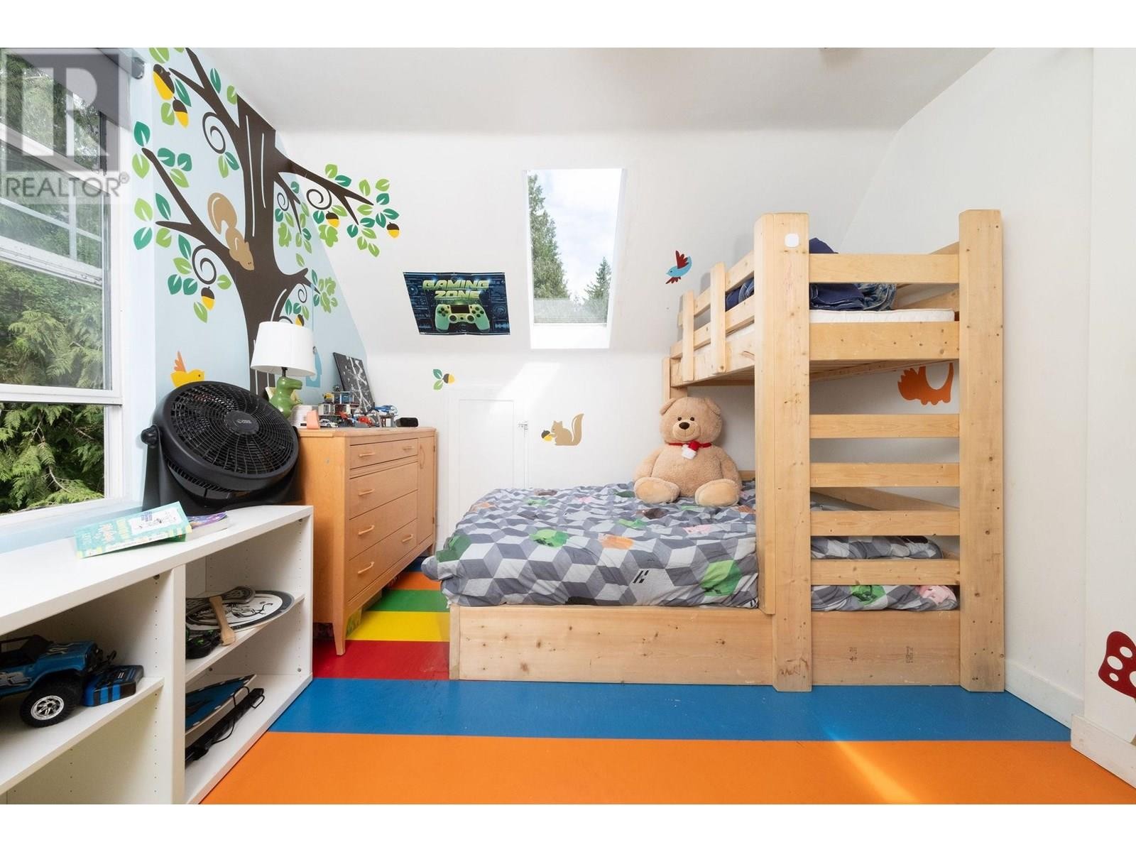 












1075 GLADWIN DRIVE

,
North Vancouver,




British Columbia
V7R1A1


