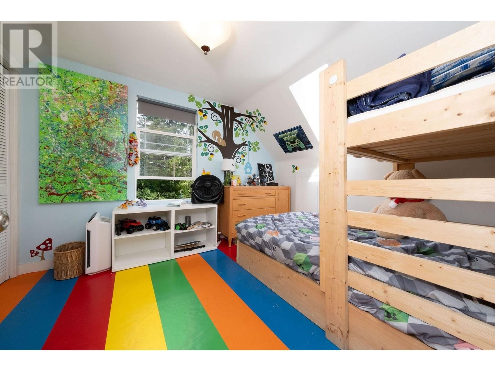 












1075 GLADWIN DRIVE

,
North Vancouver,




British Columbia
V7R1A1

