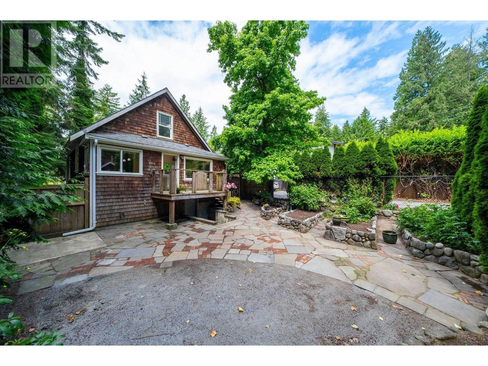 












1075 GLADWIN DRIVE

,
North Vancouver,




British Columbia
V7R1A1

