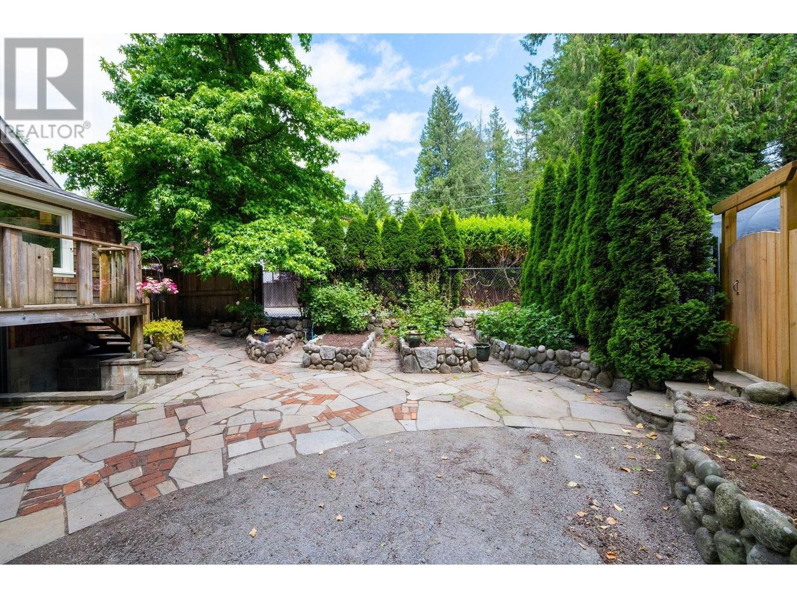 












1075 GLADWIN DRIVE

,
North Vancouver,




British Columbia
V7R1A1

