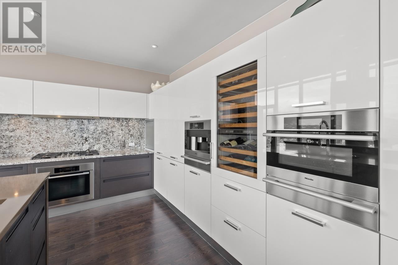 












PH1 1028 BARCLAY STREET

,
Vancouver,




British Columbia
V6E0B1

