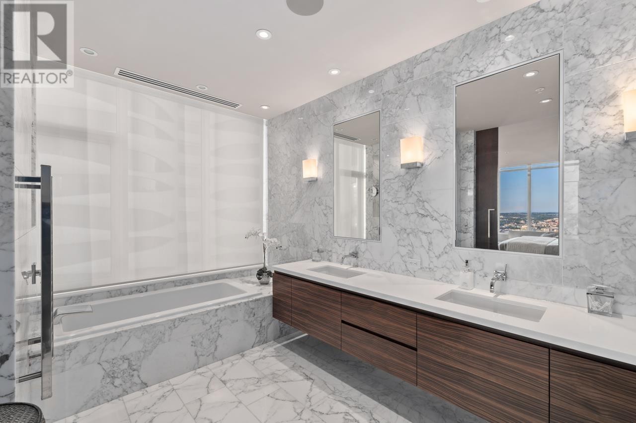












PH1 1028 BARCLAY STREET

,
Vancouver,




British Columbia
V6E0B1

