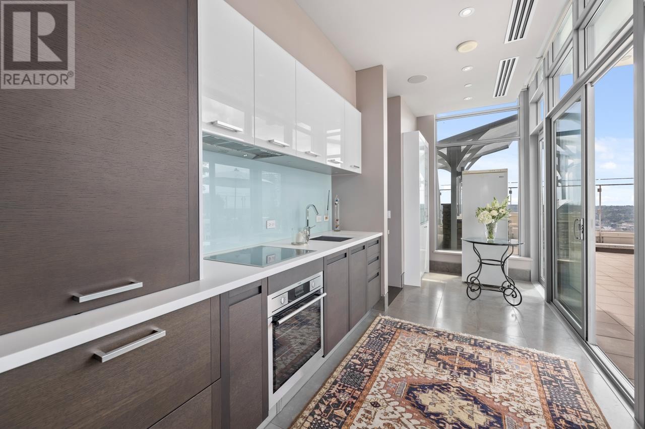 












PH1 1028 BARCLAY STREET

,
Vancouver,




British Columbia
V6E0B1

