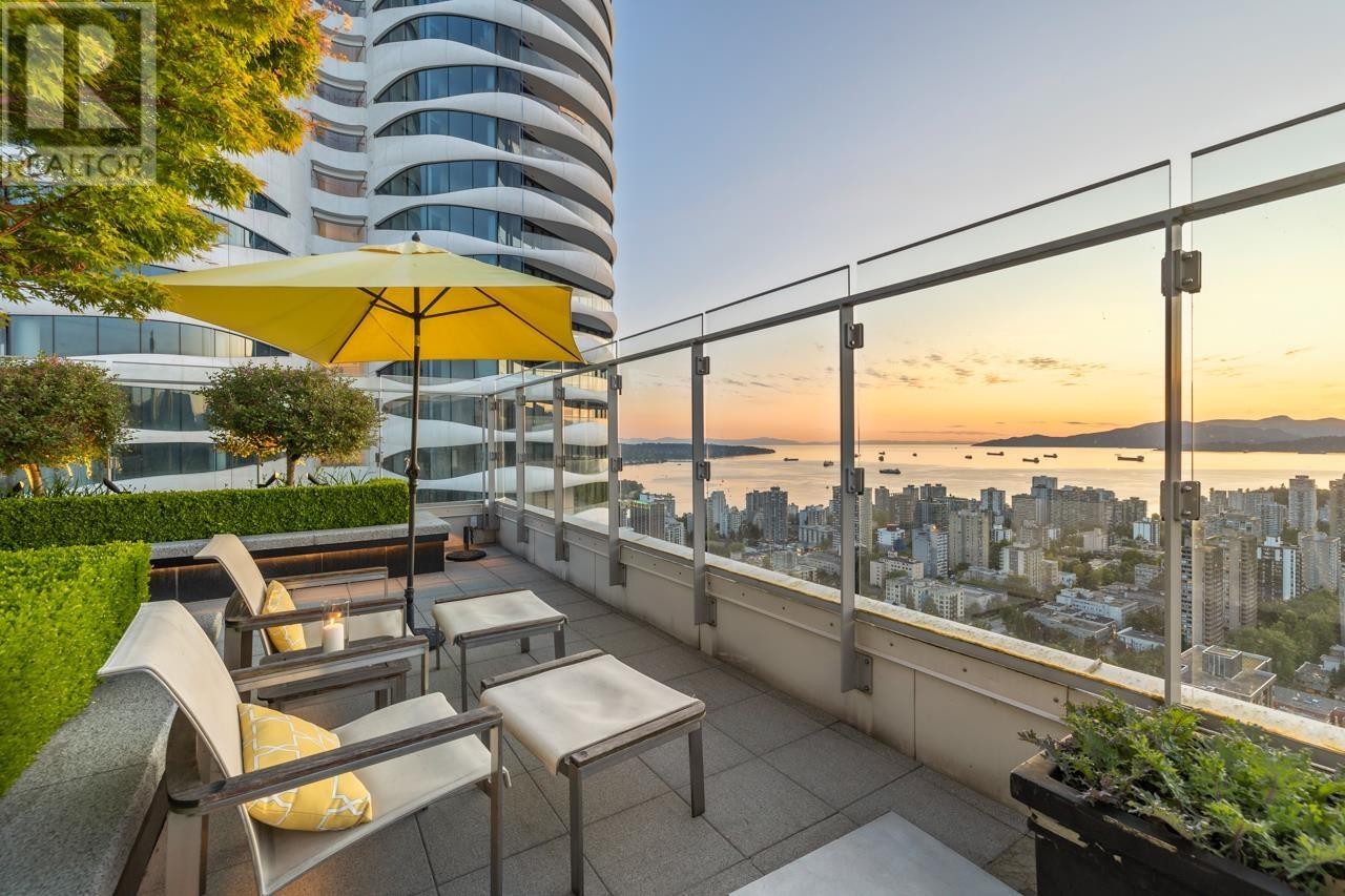 












PH1 1028 BARCLAY STREET

,
Vancouver,




British Columbia
V6E0B1

