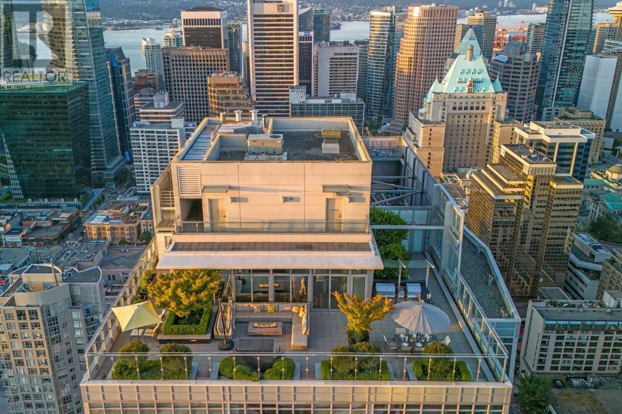 












PH1 1028 BARCLAY STREET

,
Vancouver,




British Columbia
V6E0B1


