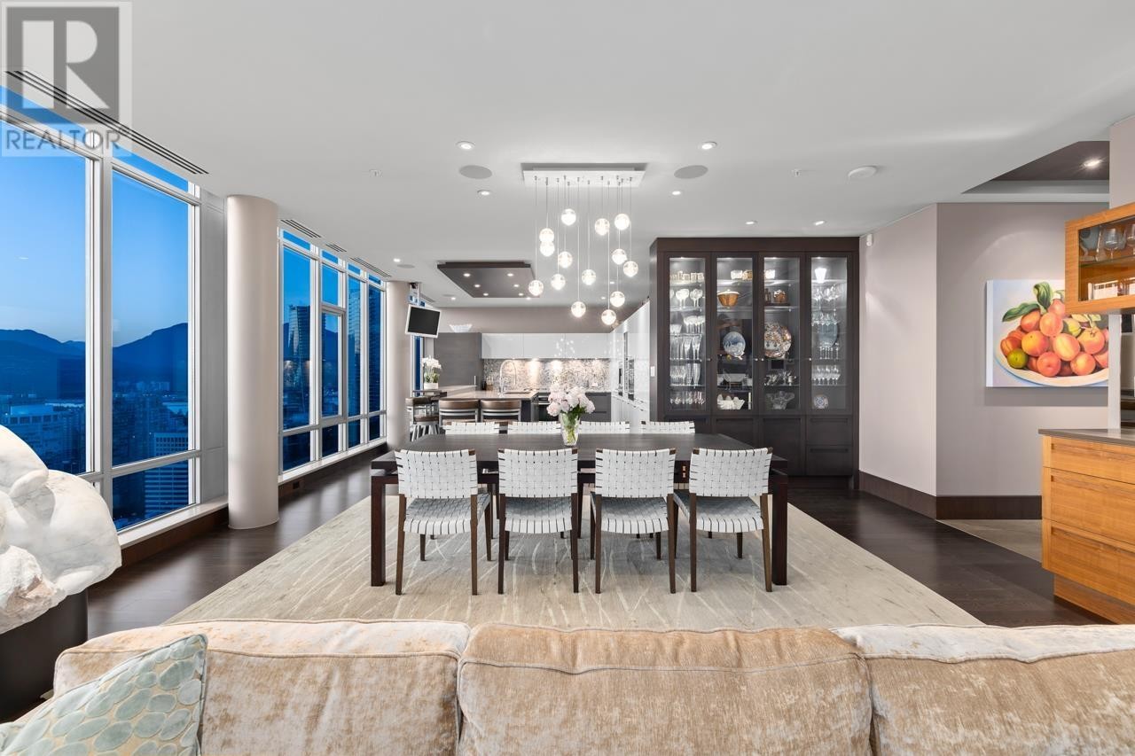 












PH1 1028 BARCLAY STREET

,
Vancouver,




British Columbia
V6E0B1

