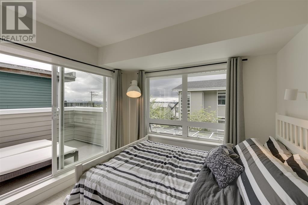 












4 265 E 8TH STREET

,
North Vancouver,




British Columbia
V7L1Y9

