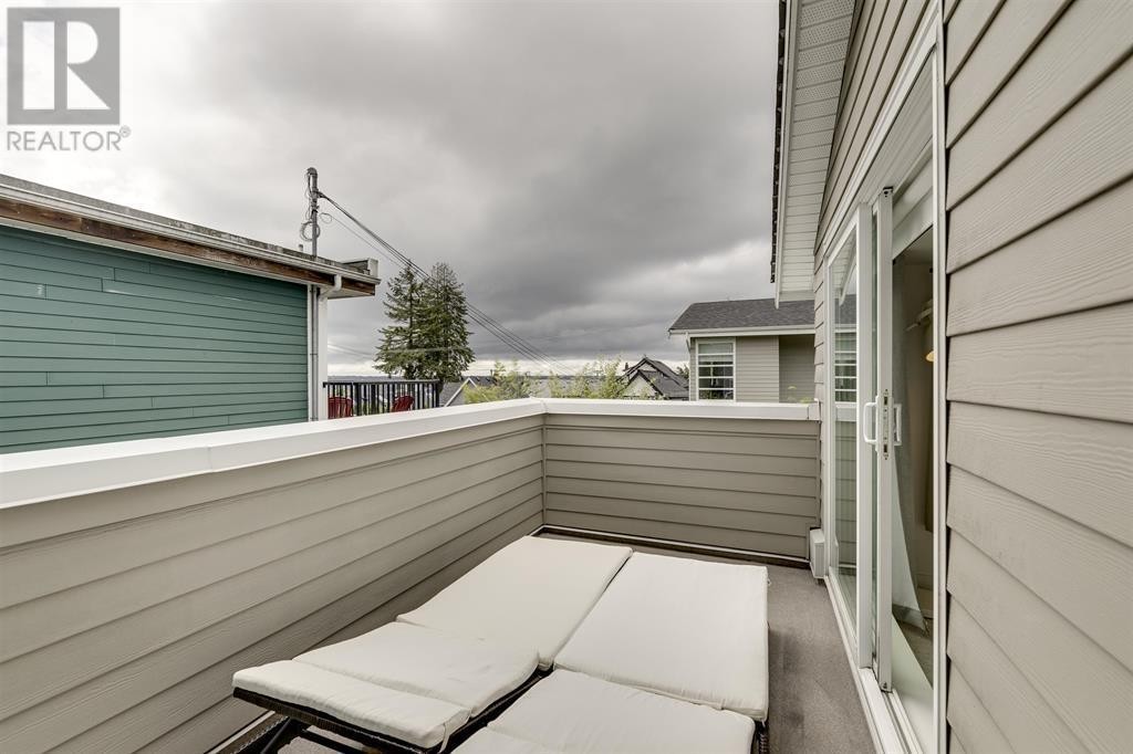 












4 265 E 8TH STREET

,
North Vancouver,




British Columbia
V7L1Y9

