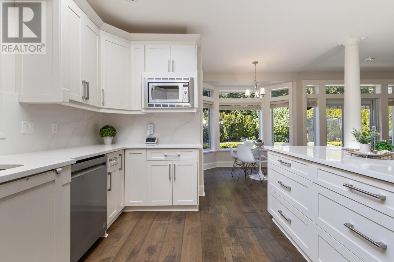 












2257 FULTON AVENUE

,
West Vancouver,




British Columbia
V7V1T7

