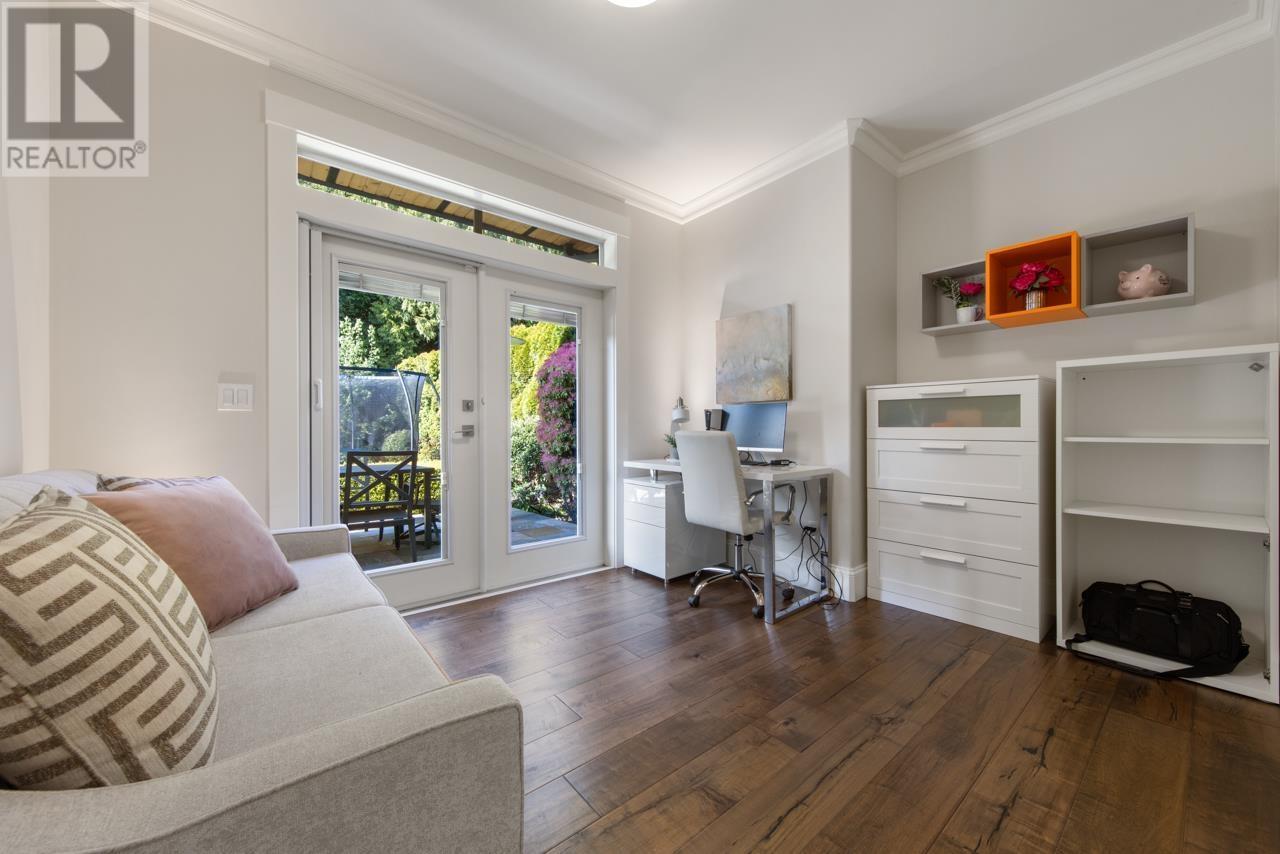 












2257 FULTON AVENUE

,
West Vancouver,




British Columbia
V7V1T7

