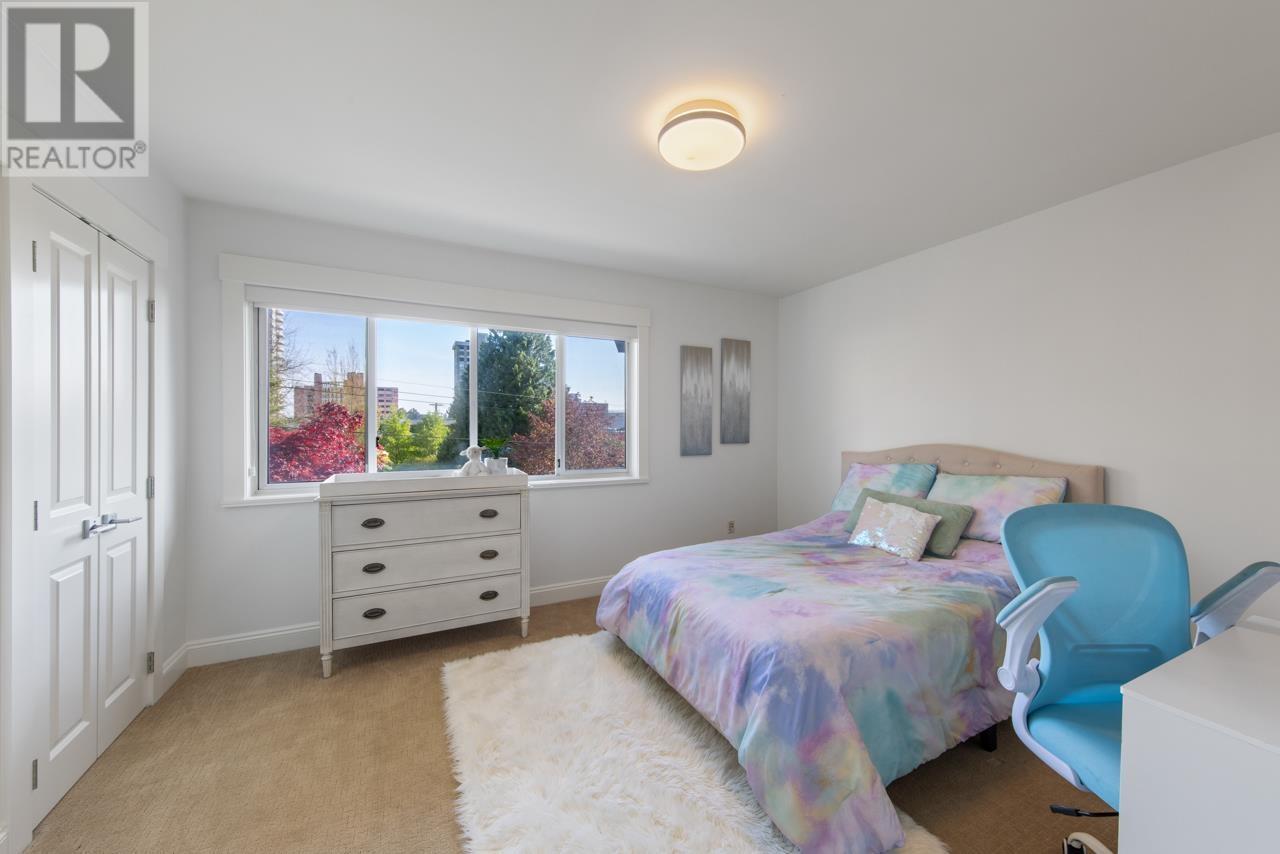












2257 FULTON AVENUE

,
West Vancouver,




British Columbia
V7V1T7

