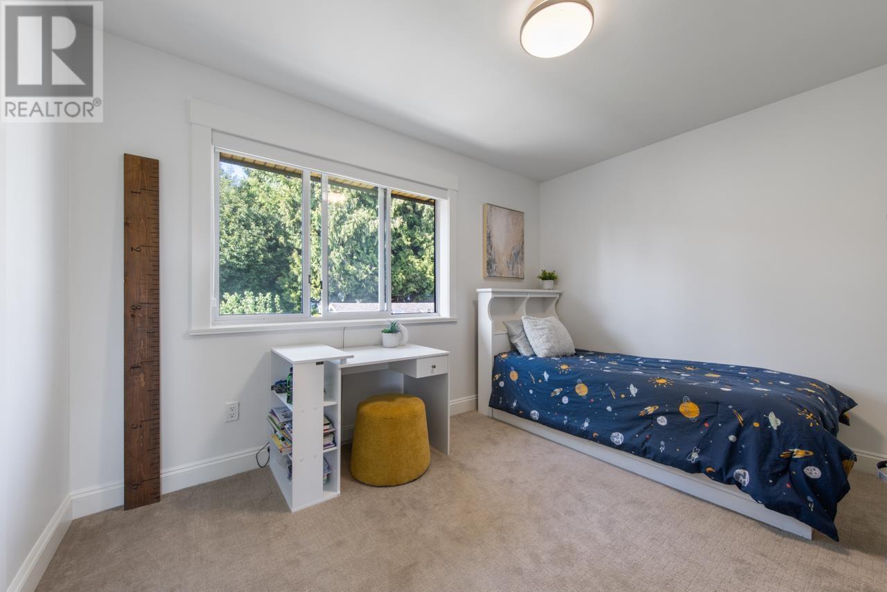 












2257 FULTON AVENUE

,
West Vancouver,




British Columbia
V7V1T7

