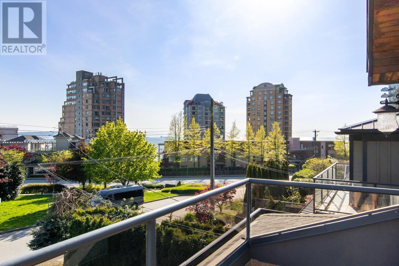












2257 FULTON AVENUE

,
West Vancouver,




British Columbia
V7V1T7

