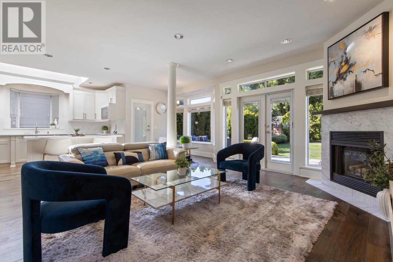 












2257 FULTON AVENUE

,
West Vancouver,




British Columbia
V7V1T7

