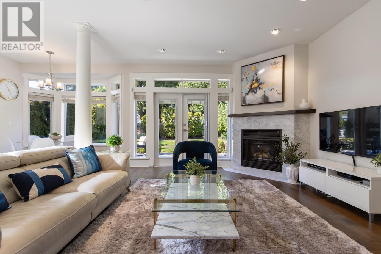 












2257 FULTON AVENUE

,
West Vancouver,




British Columbia
V7V1T7

