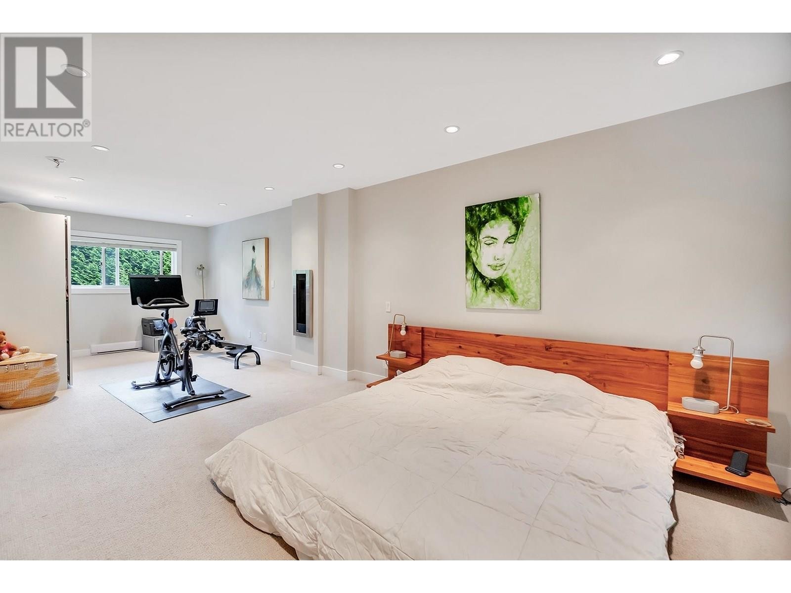 












701 KENWOOD ROAD

,
West Vancouver,




British Columbia
V7S1S7

