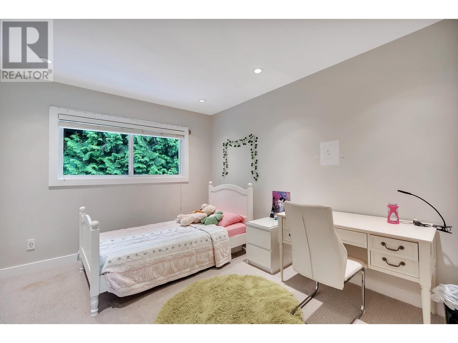 












701 KENWOOD ROAD

,
West Vancouver,




British Columbia
V7S1S7

